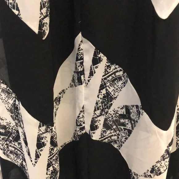 Black and white pattern dress - Picture 2 of 4